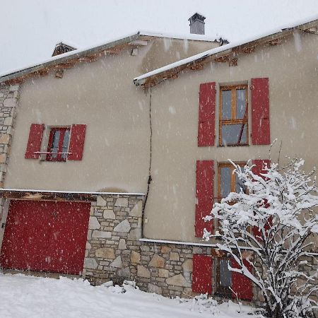 Maison De Montagne Dans Charmant Village Du Capcir Fontrabiouse Exterior photo